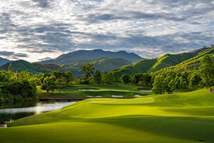 Ba Na Hills Golf Club Honored at the World Luxury Travel Awards - TRAVELINDEX